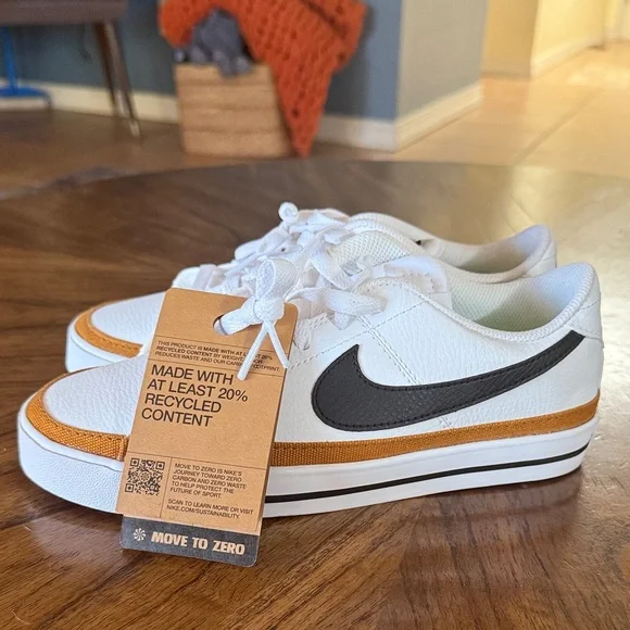 Nike Women's Court Legacy Leather Sneaker - Picture 1 of 7